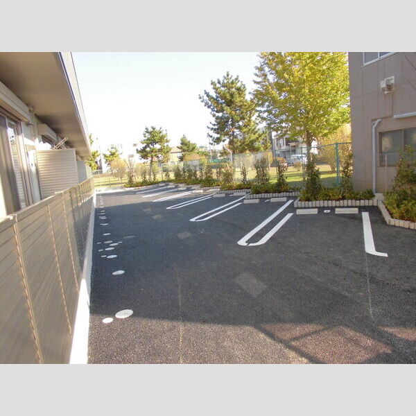 カーサドマーニ203号室 駐車場