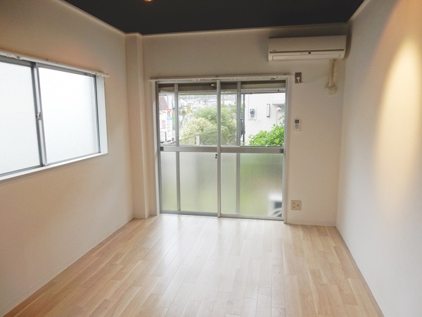 パークハイツ中島Ⅱ101号室 リビング