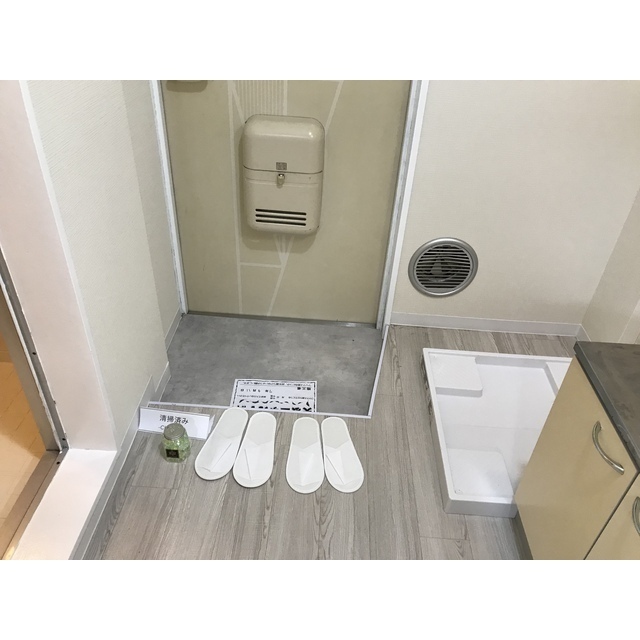 リエス伊勢原103号室 玄関