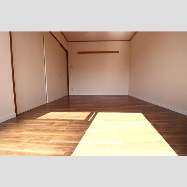 ドミールエム102号室 南側洋室