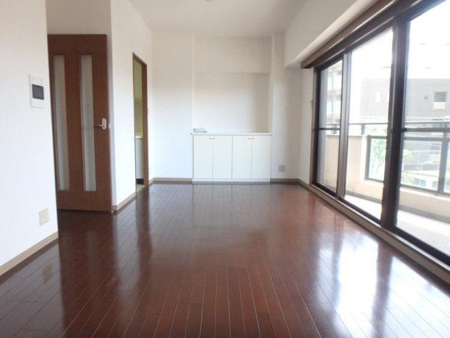 目黒青葉台グランドハイツ リビング