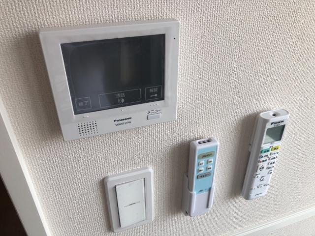 レジデンス明神町201号室 カメラ付インターホン（イメージ）