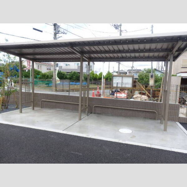 ピエスクレール 駐輪場