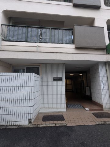 日商岩井市川マンション エントランス
