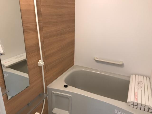 オリヴィエ101号室 バス