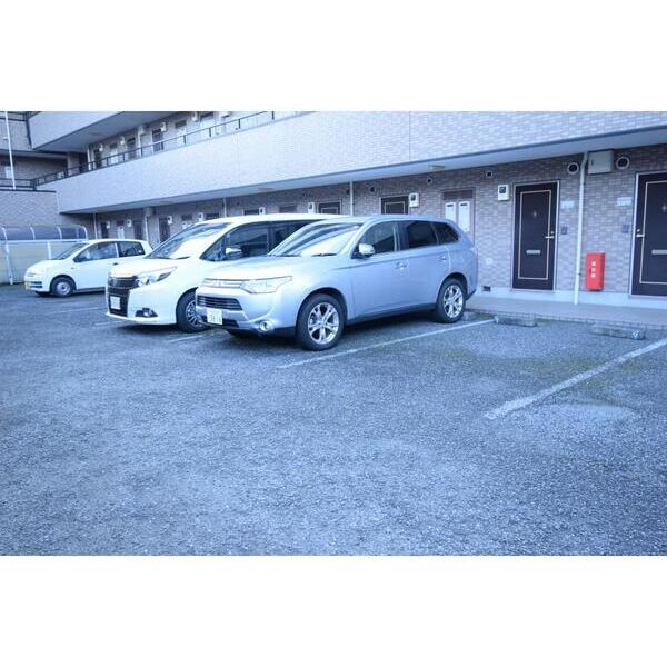 エステート吉武301号室 駐車場