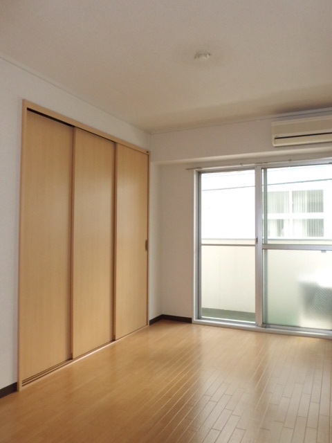 美装マンション 居室1