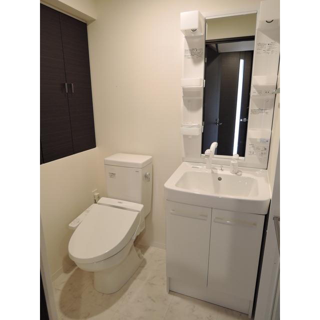 プレール・ドゥーク東新宿Ⅲ 内観