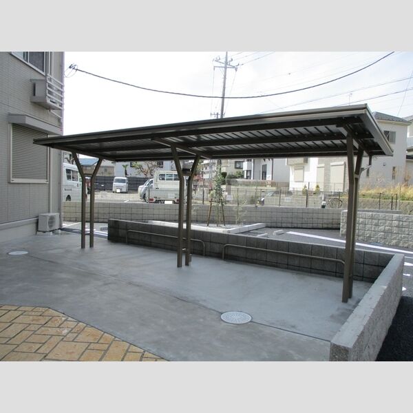 ファーストレジデンス都賀　参番館 駐輪場