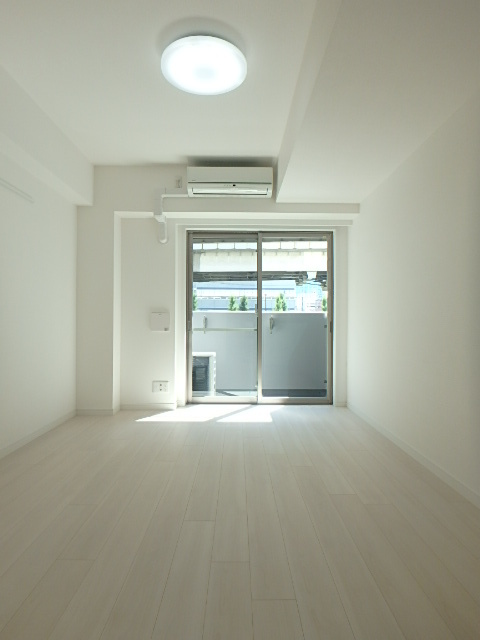 グランド・ガーラ門前仲町 ゆったり過ごせる居間です