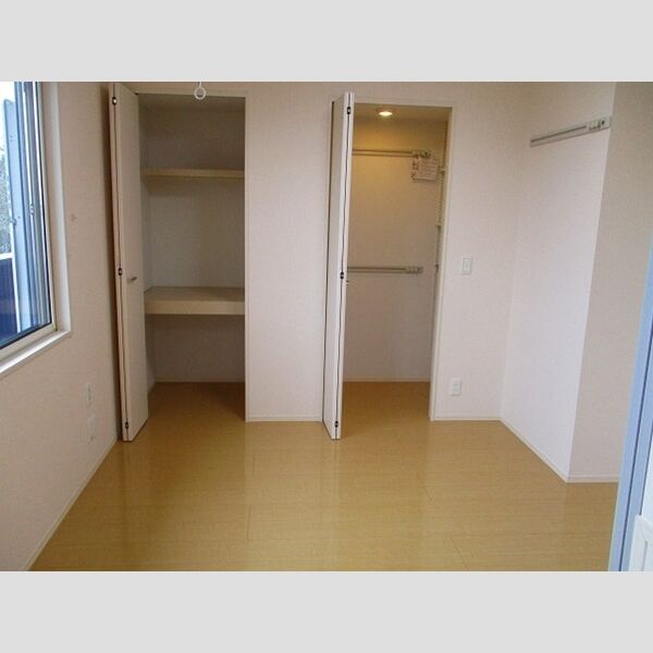 カンチーナ302号室 洋室