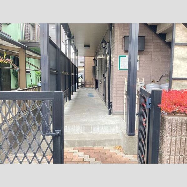 ラ・フェリア101号室 エントランス