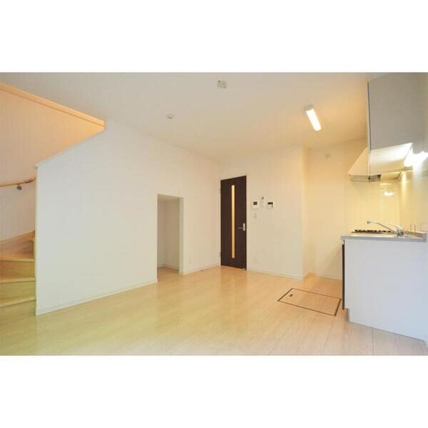 オーポワール北鎌倉101号室 リビング