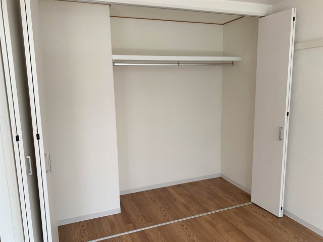 メゾン成瀬が丘102号室 収納