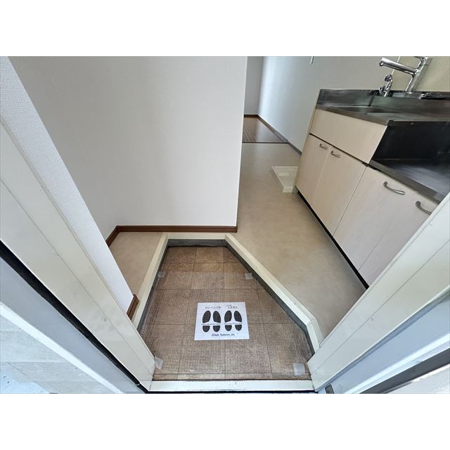 メゾンアゼリア 玄関