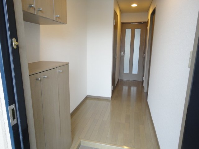 ロマニスタ東松戸 玄関