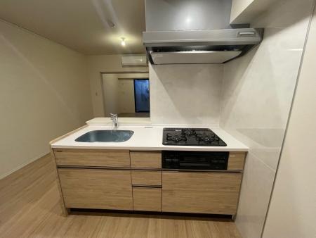 HAON(波音)3階 6-10F 黒を基調とした内装です。