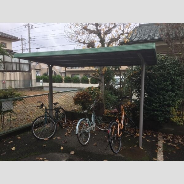 シャルム 屋根付駐輪場