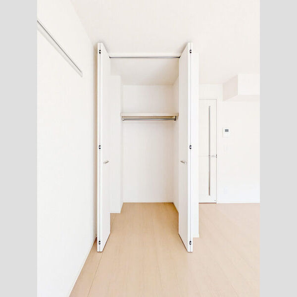 ザーパト・ポーリェ103号室 収納