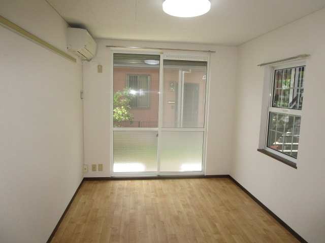 コーモラント新杉田 リビング