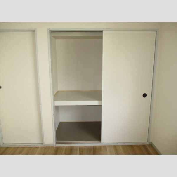 ラヴェニュ　A 収納