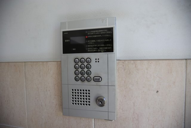 ガーデンクレスト１７１４3階 エントランス