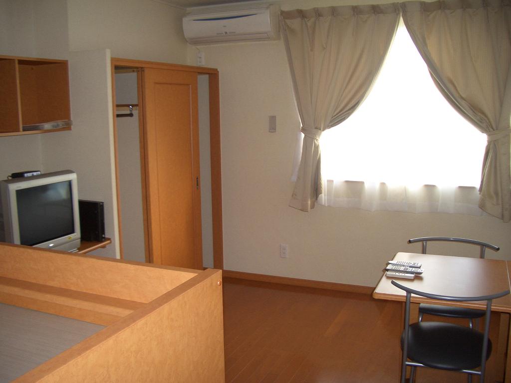 レオパレスヴィクトワールⅠ リビング