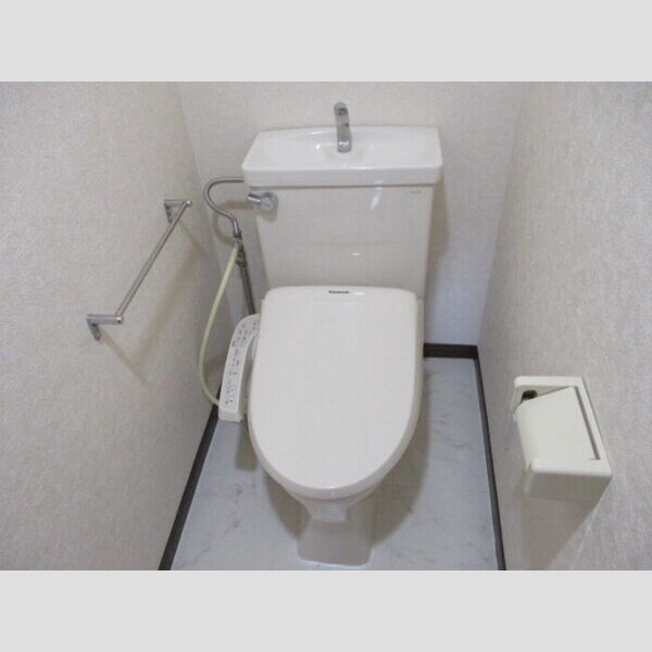 オーシャンビュー壱番館806号室 温水洗浄暖房便座