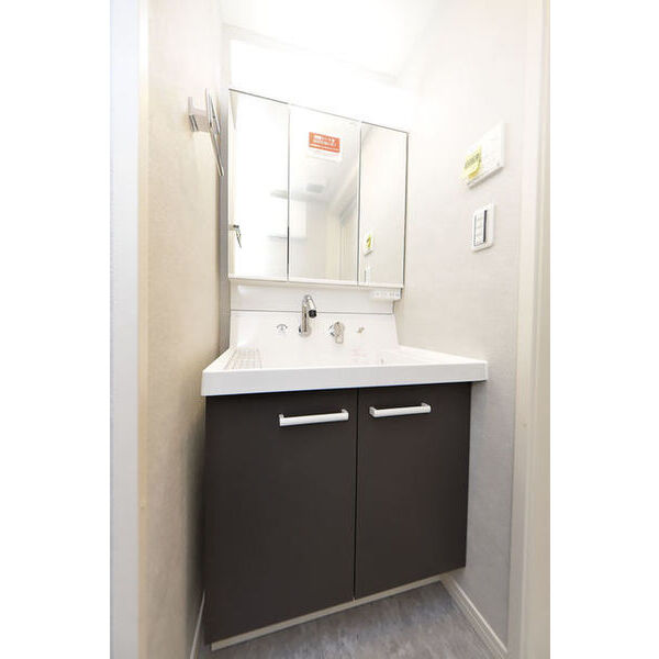 Heim　Komorelia 洗面