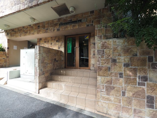 リクレイシア西麻布Ⅱ番館 エントランス