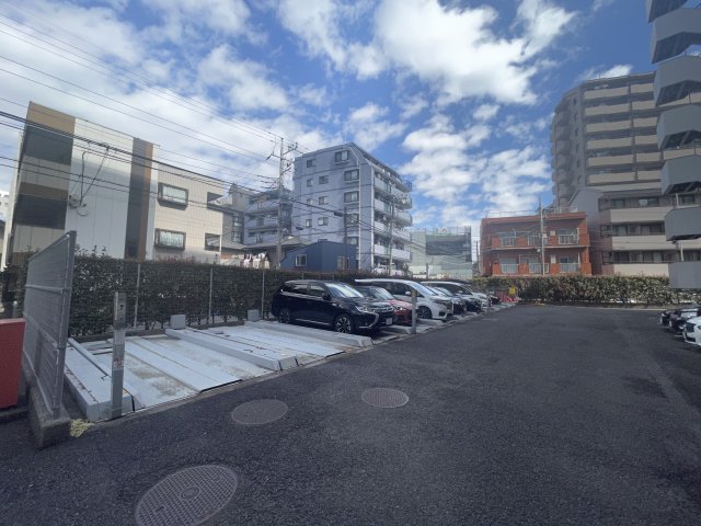 アソシエール溝の口1302号室 駐車場