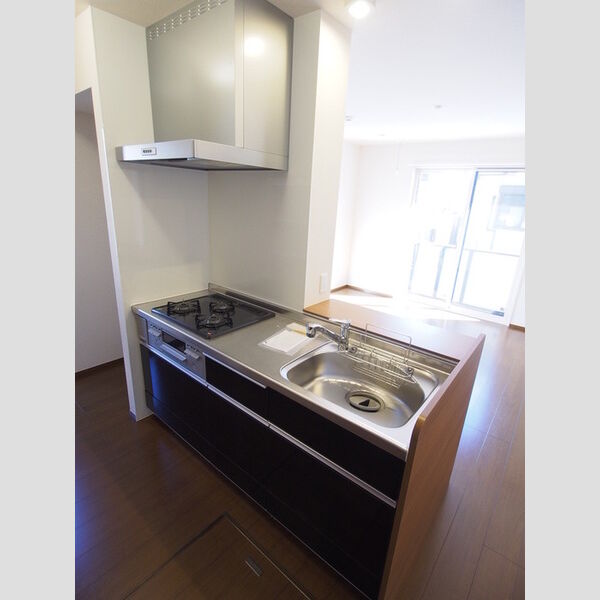 BRYANT PARK　A 3コンロ付の対面キッチン