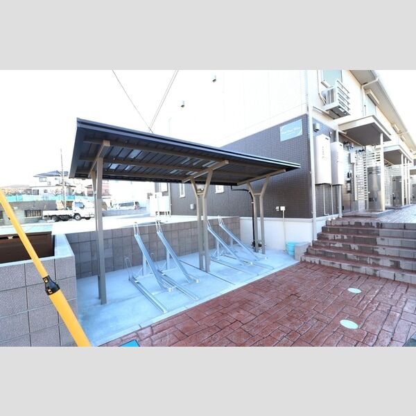 リッチモンブラン201号室 駐輪場