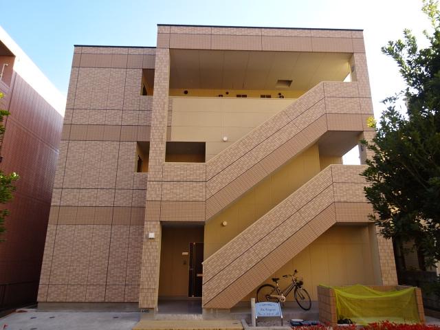 ラ・カヨーサ 外観写真（昼）