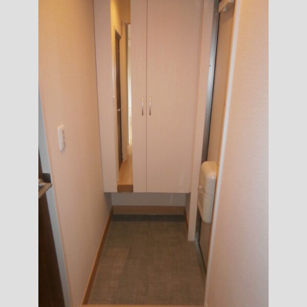 クレエ102号室 玄関