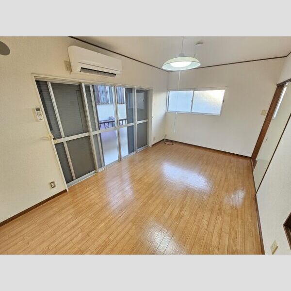 Y art105号室 寝室