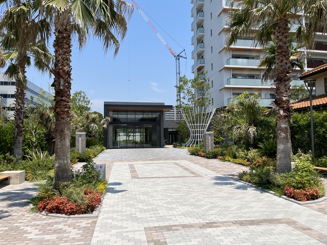 セントガーデン海老名Ⅰ街区 メインエントランスへ続くアプローチ部分