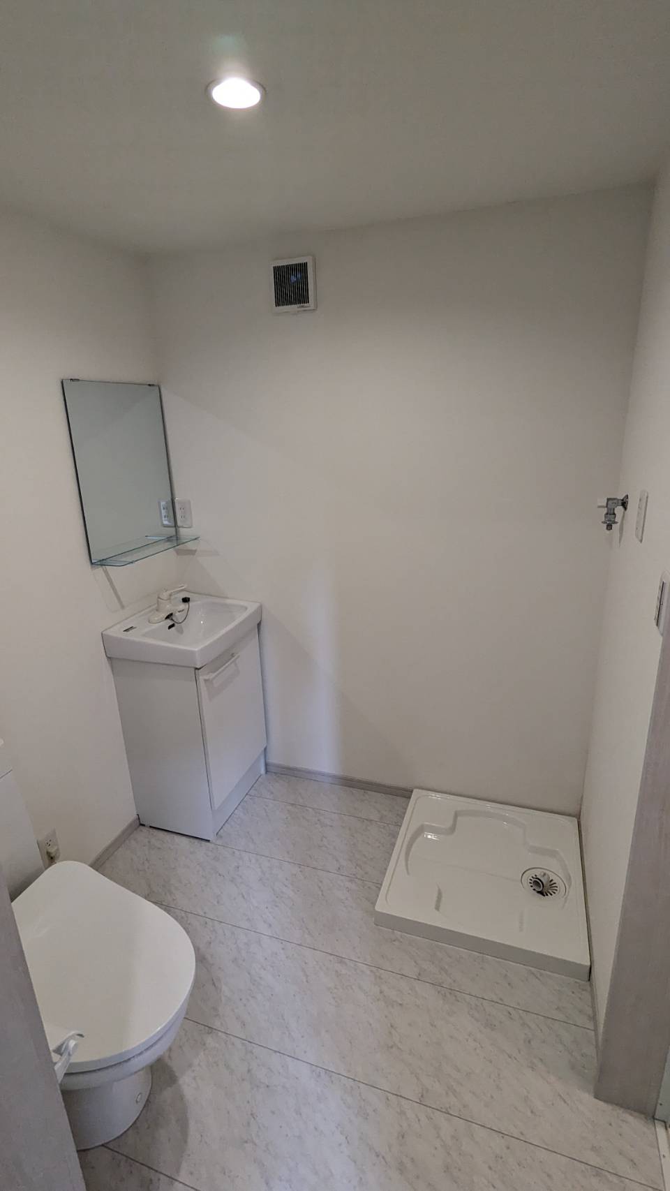 オーシャンハイツ本川越303号室 洗面