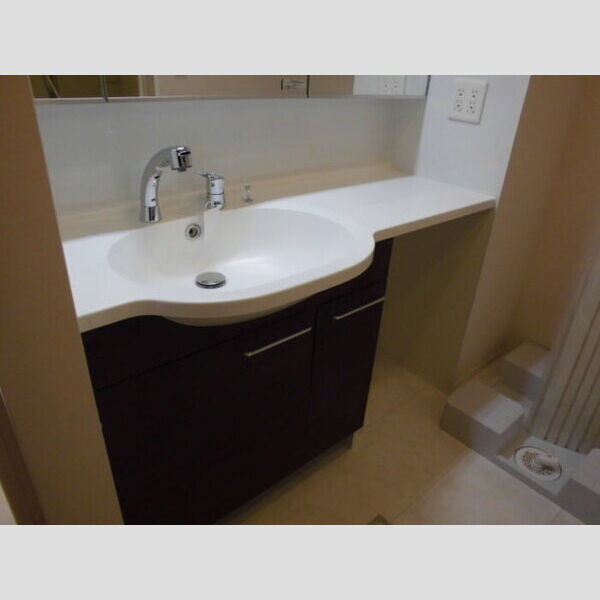 モアニおおたか 洗髪洗面化粧台