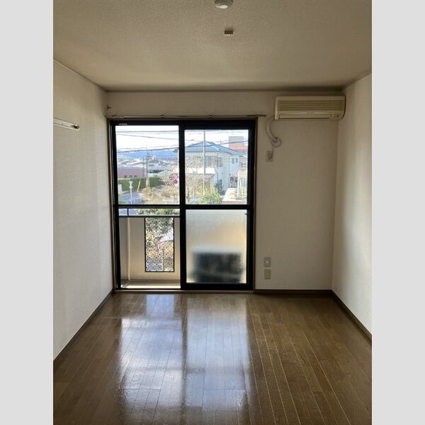 ハーモニー日野台 洋室