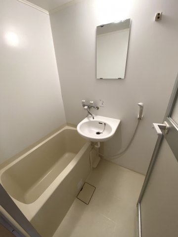 メゾンアンソレイユ203号室 お風呂