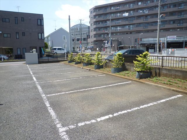 クレサンテーム0205号室 駐車場