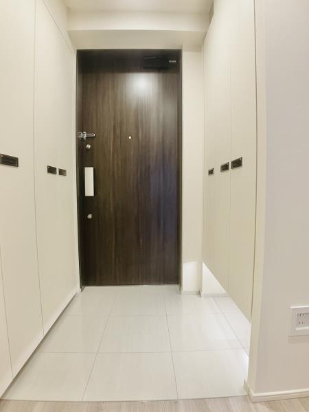 白金ザ・スカイ西棟4階 玄関