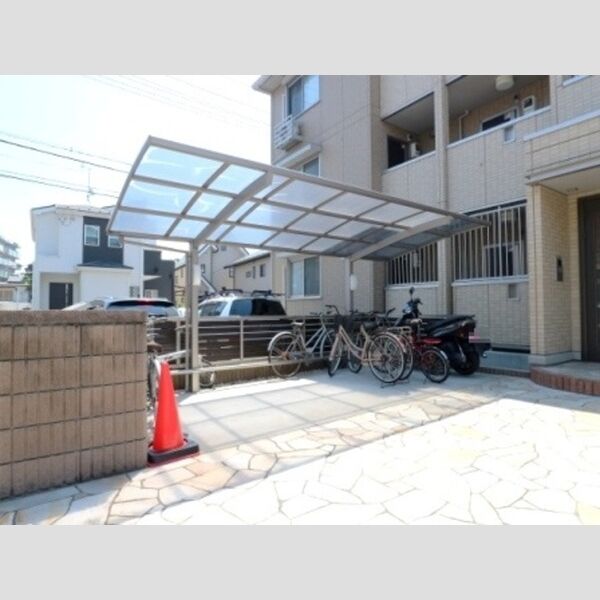 クレシアコート303号室 駐輪場