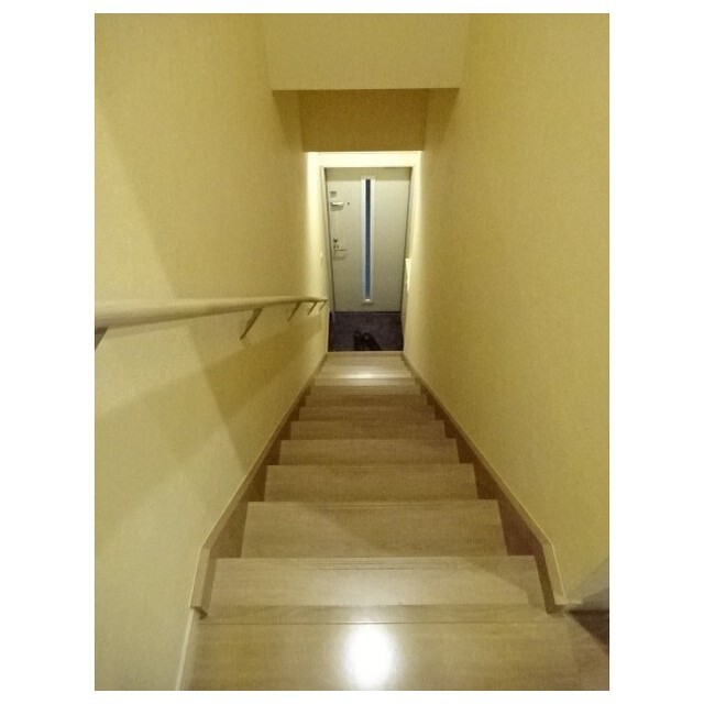 BRITISH PLUM2階 玄関