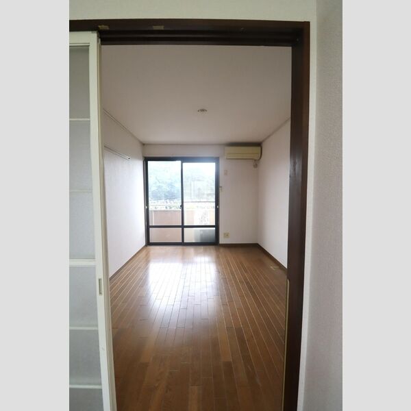 クローバーハイツ202号室 洋室