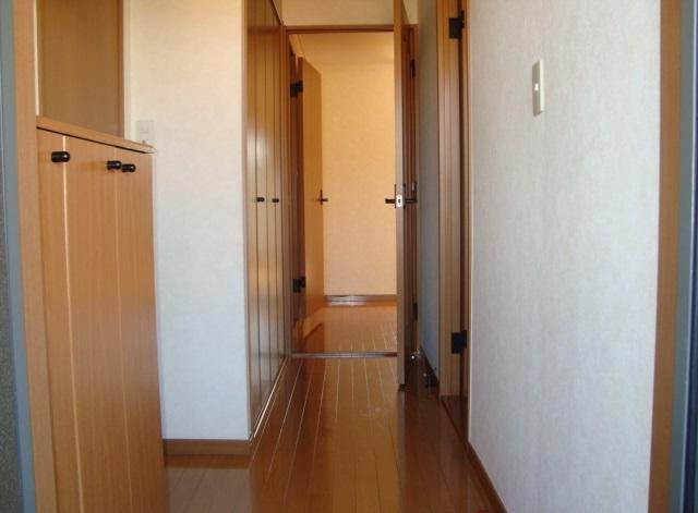 ルミナス青葉203号室 廊下