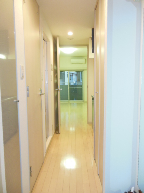 グランド・ガーラ代田橋8階 玄関