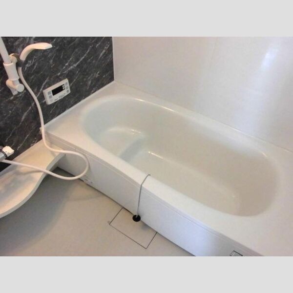 グランシャリオ202号室 追い焚き機能付き一坪風呂