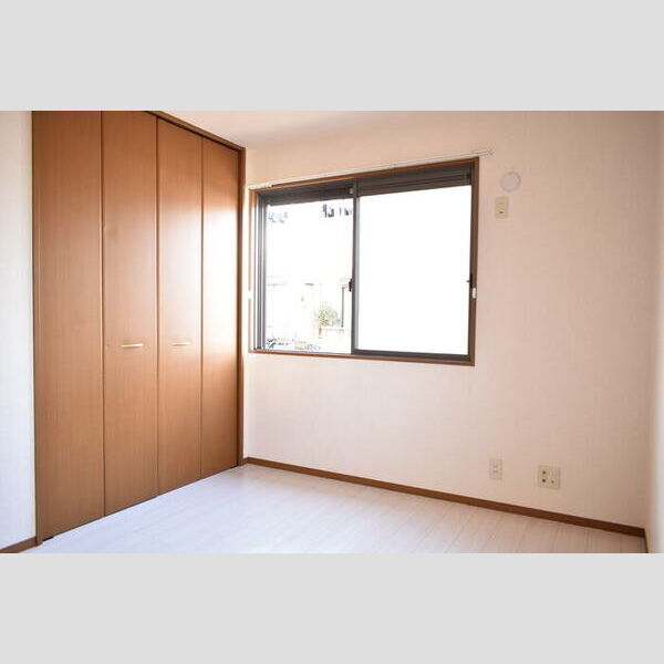 フローラ101号室 洋室8帖